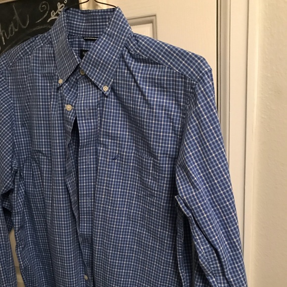 Nautica button down shirt. Medium. - Picture 4 of 5